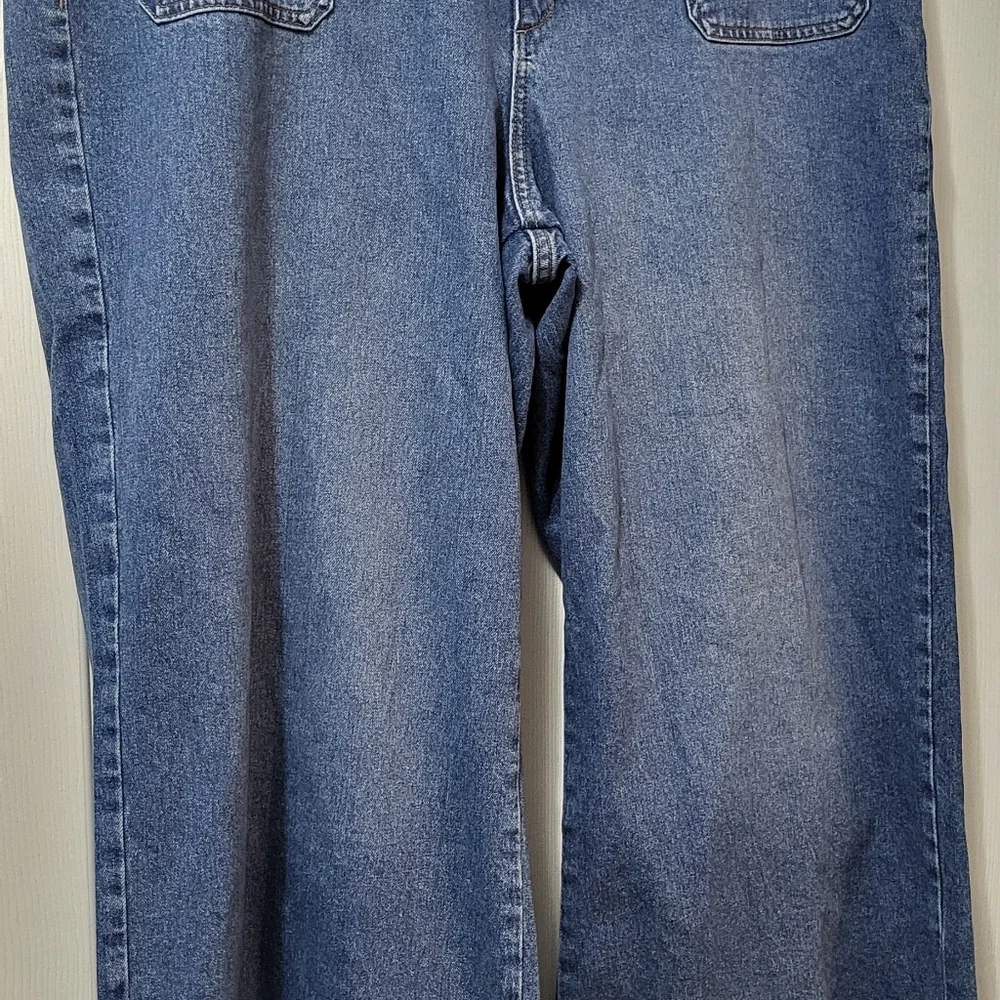 Liz Claiborne Blue Denim Jeans - Picture 6 of 6